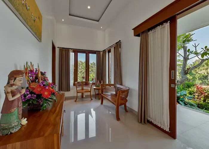 Cenik Lodge *